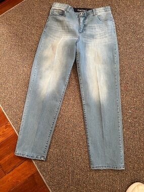 MarlaWynne Women's Straight Leg Jeans - Light Blue